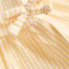 0–36 Monate | Set aus Oberteil mit gesticktem Blumenmuster und Peplum-Saum sowie Shorts