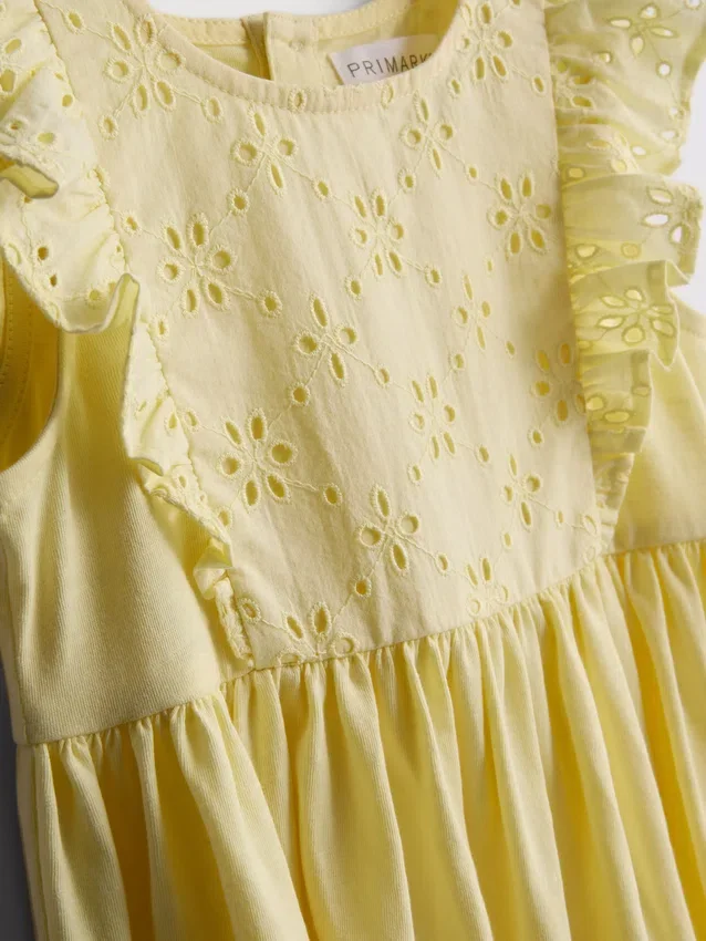 0–36 Monate | Smockkleid mit Broderie-Anglaise-Stickerei