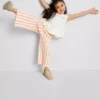 1,5–8 Jahre | Besticktes Set aus Oberteil mit Schößchen und Hose