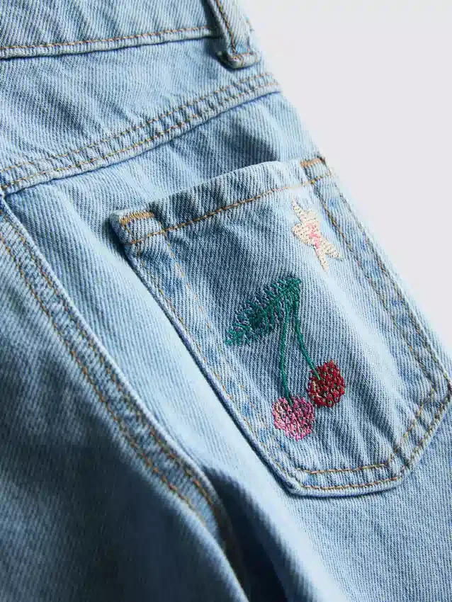 1,5–8 Jahre | Jeans mit Obststickerei