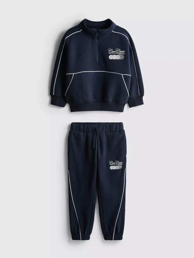 1,5–8 Jahre | Set aus Sweatshirt mit Trichterkragen und Jogginghose