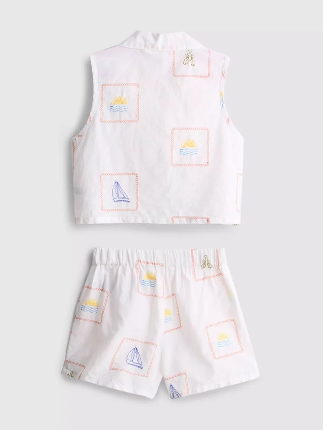 1,5–9 Jahre | Besticktes Set aus ärmellosem Hemd und Shorts