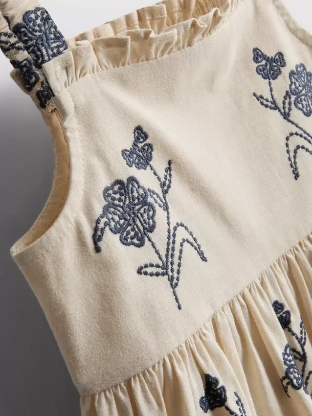 1,5–9 Jahre | Gerafftes Stufenkleid mit Blumenmuster
