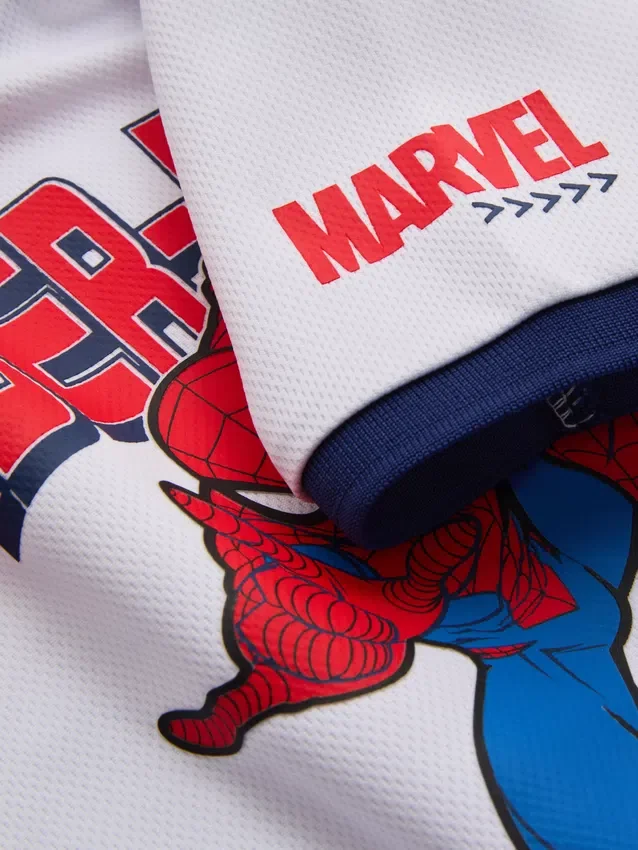 1,5–9 Jahre | Marvel Spider-Man Fussball-T-Shirt und Shorts im Set