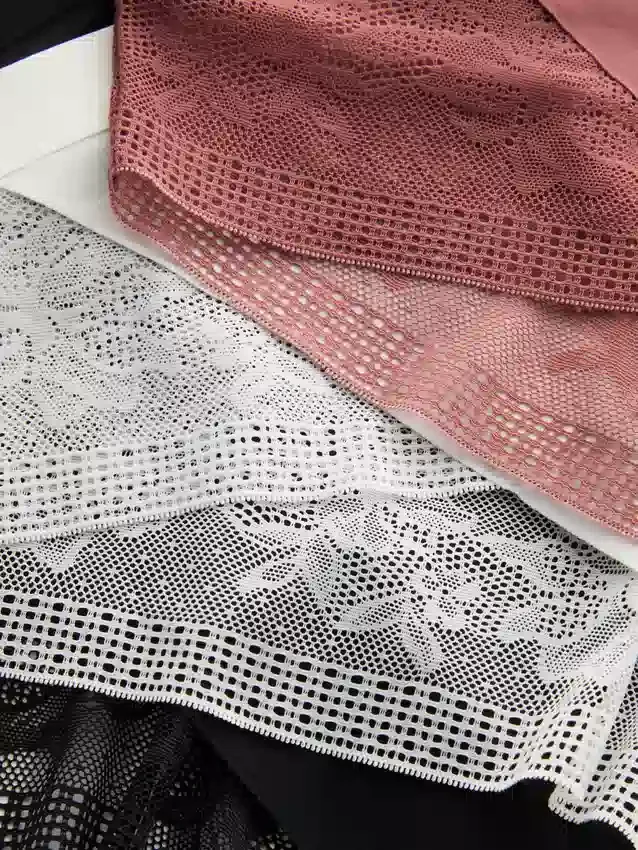 3er-Pack Brazilian-Tangas mit Spitzenverzierung