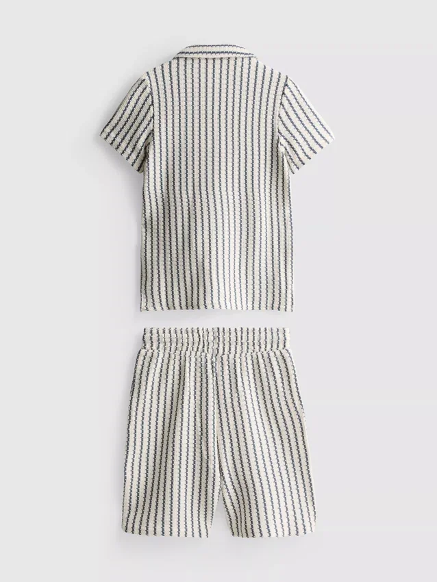 7–15 Jahre | Set aus gestreiftem Strickhemd und Shorts