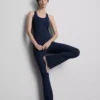 Aktiv-Leggings mit hoher Taille, sanfter Stützkraft und ausgestelltem Schnitt