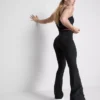 Aktiv-Leggings mit hoher Taille, sanfter Stützkraft und ausgestelltem Schnitt