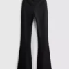 Aktiv-Leggings mit hoher Taille, sanfter Stützkraft und ausgestelltem Schnitt