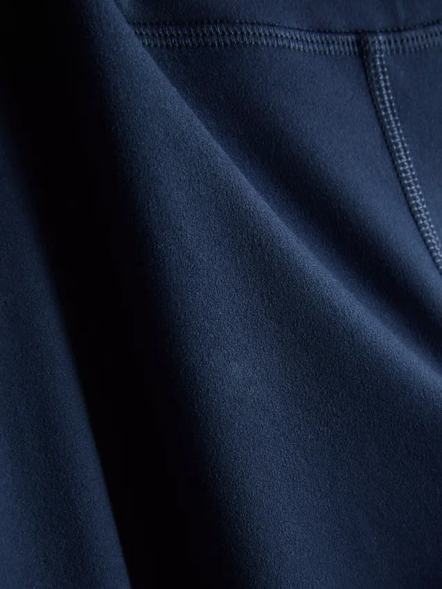Aktiv-Leggings mit hoher Taille, sanfter Stützkraft und ausgestelltem Schnitt