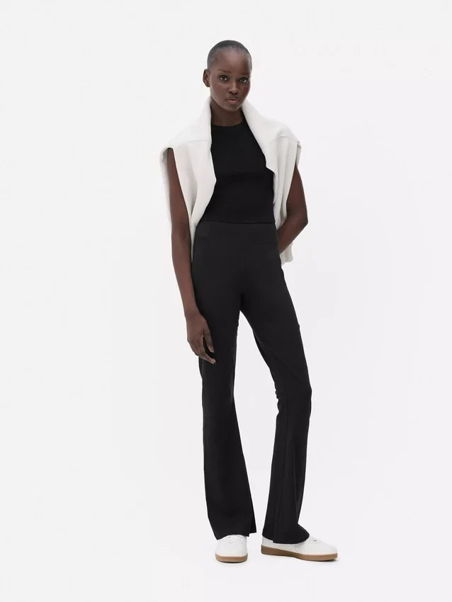 Aktiv-Leggings mit hoher Taille und ausgestelltem Bein