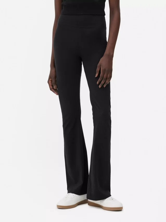 Aktiv-Leggings mit hoher Taille und ausgestelltem Bein