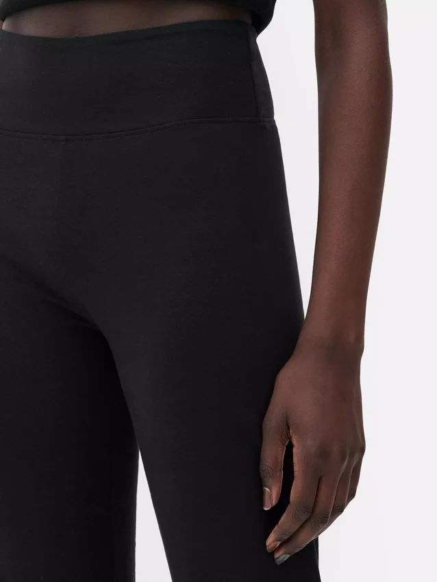 Aktiv-Leggings mit hoher Taille und ausgestelltem Bein