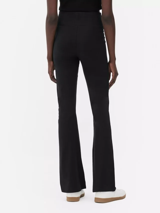 Aktiv-Leggings mit hoher Taille und ausgestelltem Bein
