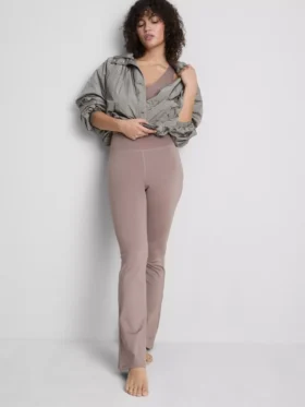 Aktiv-Leggings mit hoher Taille und ausgestelltem Schnitt