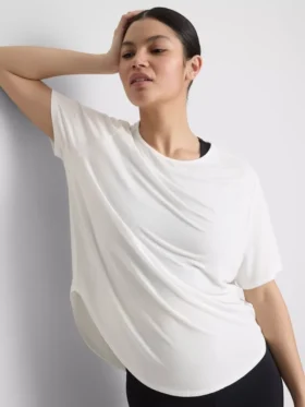 Aktiv-T-Shirt mit abgerundetem Saum