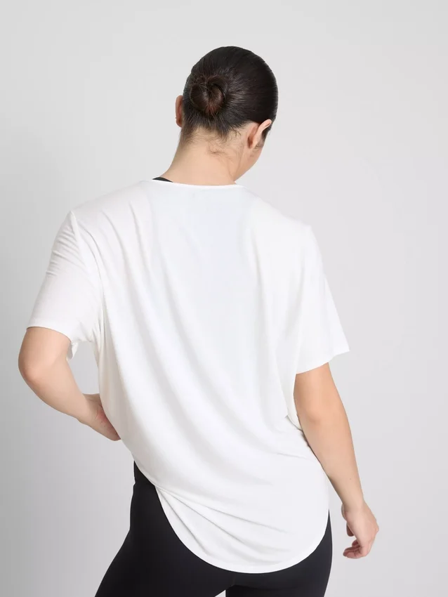 Aktiv-T-Shirt mit abgerundetem Saum