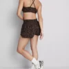 Aktives Crop-Top mit Racerback im Leopardenmuster