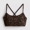 Aktives Crop-Top mit Racerback im Leopardenmuster