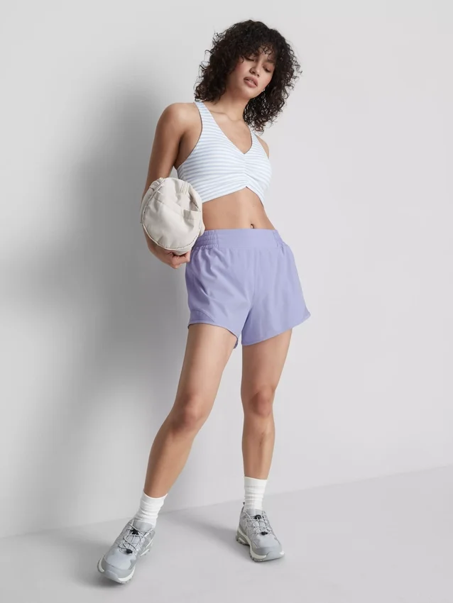Aktivshorts mit Mesh-Einsatz