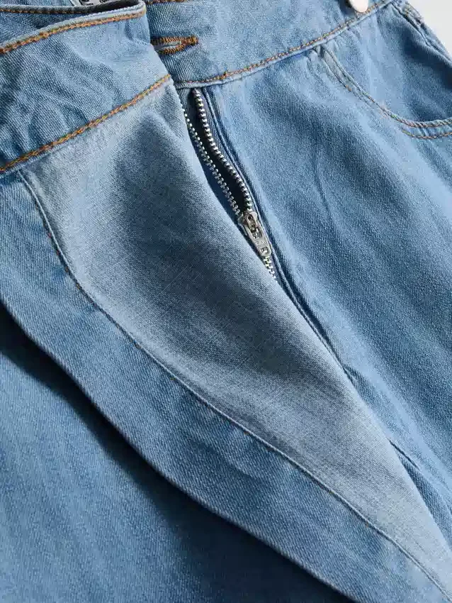 Asymmetrischer Wickel-Skort aus Baumwoll-Denim