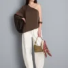 Asymmetrisches One-Shoulder-Top aus Satin