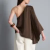 Asymmetrisches One-Shoulder-Top aus Satin