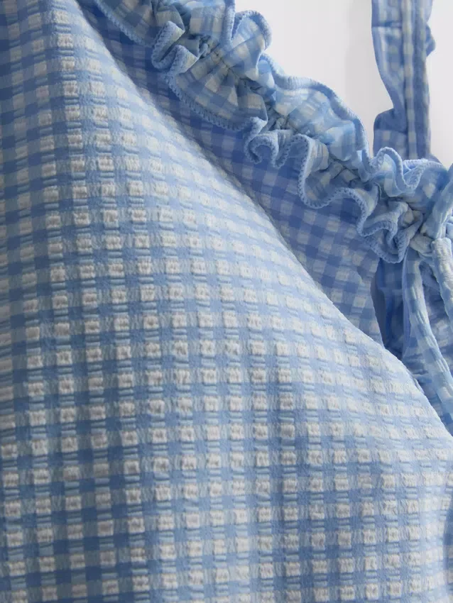 Badeanzug mit Rüschen im Gingham-Muster