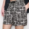 Badeshorts mit abstraktem Print