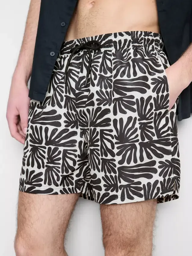 Badeshorts mit abstraktem Print