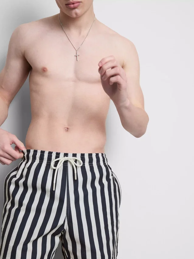 Badeshorts mit Liegestuhl-Streifenmuster