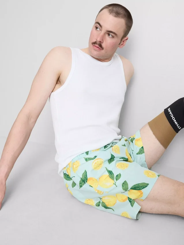 Badeshorts mit Zitronenprint