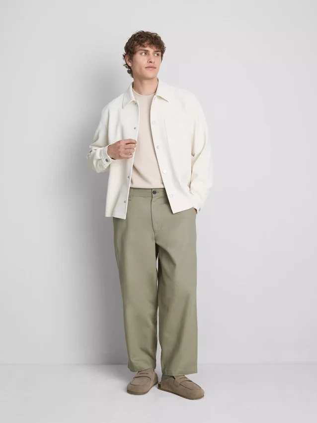 Baggy-Chinos mit mittlerer Leibhöhe