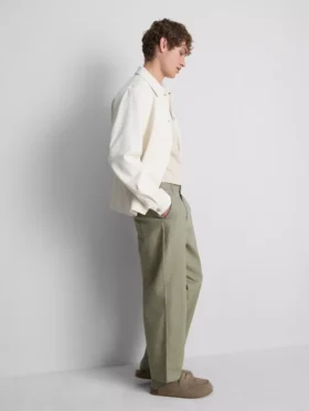 Baggy-Chinos mit mittlerer Leibhöhe