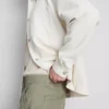 Baggy-Chinos mit mittlerer Leibhöhe
