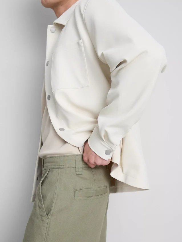 Baggy-Chinos mit mittlerer Leibhöhe