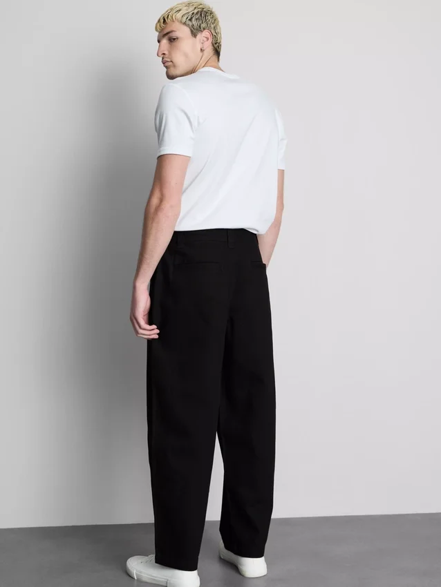 Baggy-Chinos mit mittlerer Leibhöhe
