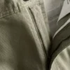 Baggy-Chinos mit mittlerer Leibhöhe