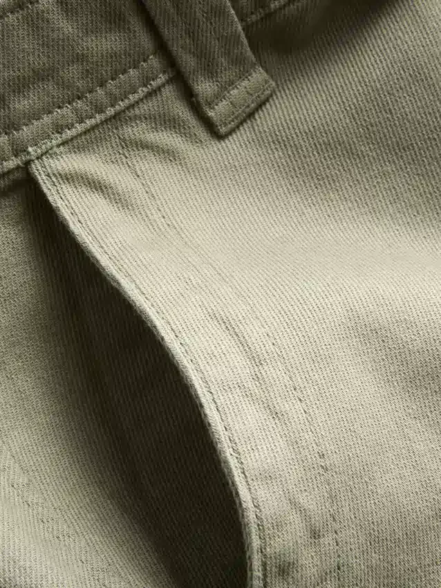 Baggy-Chinos mit mittlerer Leibhöhe