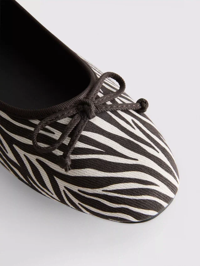 Ballerinas mit Schleife