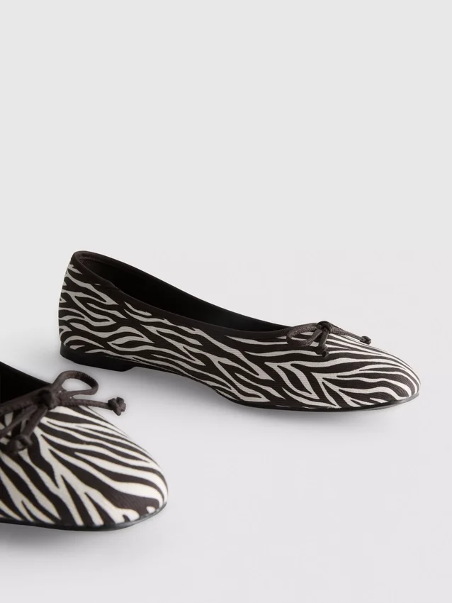 Ballerinas mit Schleife