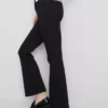 Baumwoll-Denim-Jeans mit ausgestelltem Bein und mittlerer Leibhöhe