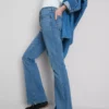 Baumwoll-Denim-Jeans mit ausgestelltem Bein und mittlerer Leibhöhe