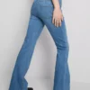 Baumwoll-Denim-Jeans mit ausgestelltem Bein und mittlerer Leibhöhe