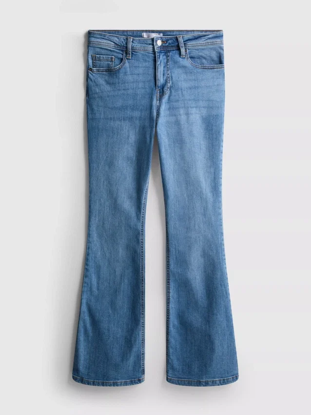 Baumwoll-Denim-Jeans mit ausgestelltem Bein und mittlerer Leibhöhe