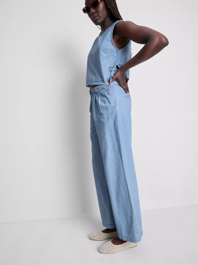 Baumwoll-Denim-Jeans mit Falten und weitem Bein