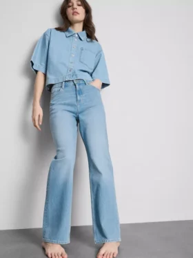 Baumwoll-Denim-Jeans mit geradem Bein