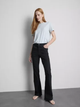 Baumwoll-Denim-Jeans mit mittlerer Leibhöhe und ausgestelltem Bein