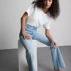 Baumwoll-Denim-Jeans mit mittlerer Leibhöhe und ausgestelltem Bein