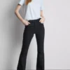 Baumwoll-Denim-Jeans mit mittlerer Leibhöhe und ausgestelltem Bein